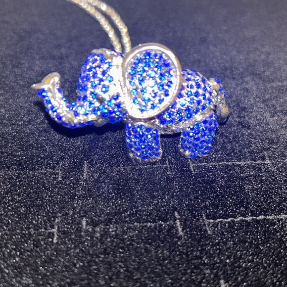 Elephant necklace - Picture 3 of 4